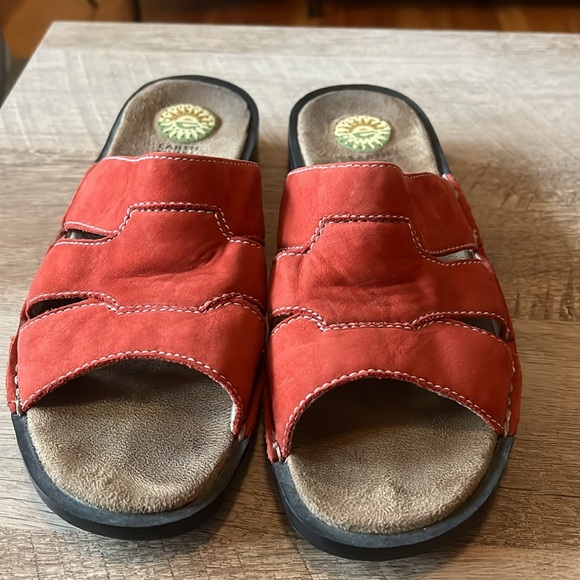 Earth Shoes Sandal in brick  color Size 9 - Picture 7 of 9